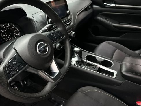 Used 2022 Nissan Altima 2.5 SV FWD image 13