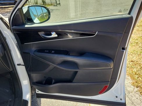 Used 2019 Kia Sorento LX image 33