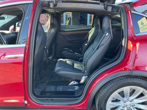 Used 2017 Tesla Model X 75D image 7