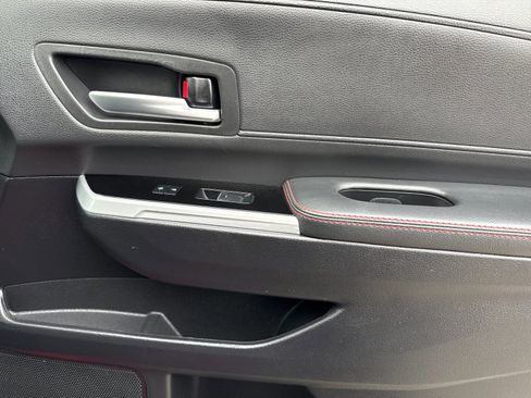 Used 2025 Toyota Sienna XSE w/ XSE Premium Package image 22