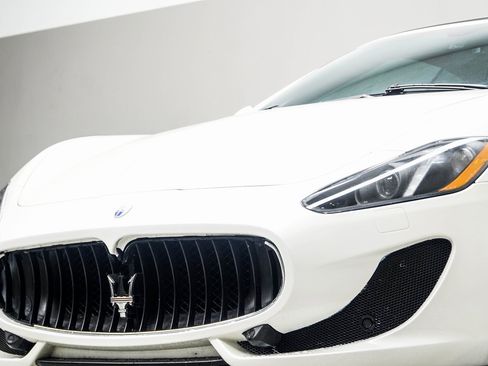 Used 2017 Maserati GranTurismo Sport image 3