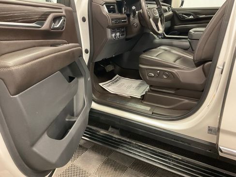 Used 2021 GMC Yukon XL Denali w/ Denali Ultimate Package AWD/4WD image 7