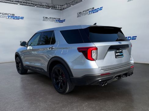 Used 2022 Ford Explorer ST w/ ST Street Pack image 7