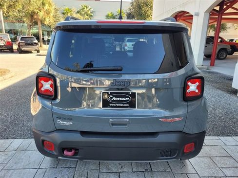 Used 2022 Jeep Renegade Trailhawk image 13