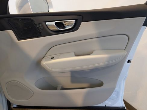 Used 2023 Volvo XC60 B5 Plus w/ Climate Package image 32