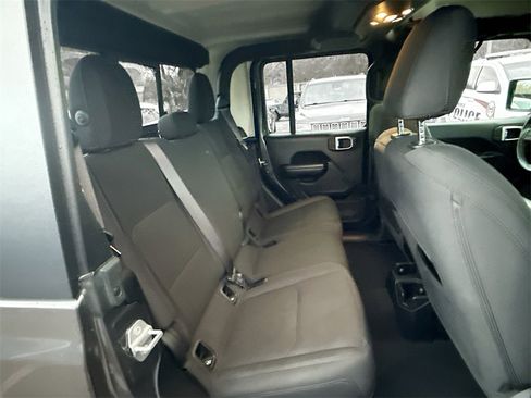 Used 2021 Jeep Gladiator Sport image 30