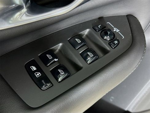 Certified 2024 Volvo XC90 T8 Plus image 18