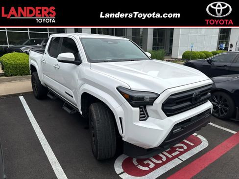 Used 2025 Toyota Tacoma SR5 RWD image 1