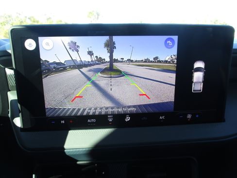 Used 2025 Ford Maverick XL w/ Equipment Group 102A image 17