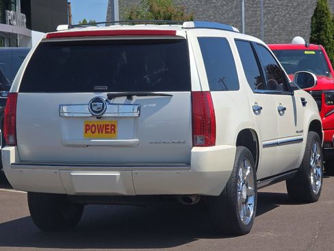 Used 2008 Cadillac Escalade AWD image 4