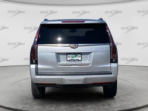 Used 2018 Cadillac Escalade 4WD image 6