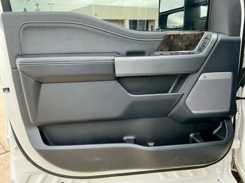 Used 2024 Ford F250 Lariat w/ Lariat Ultimate Package AWD/4WD image 42