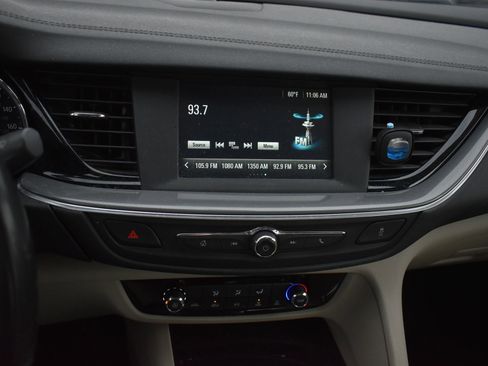 Used 2018 Buick Regal Preferred w/ Driver Confidence Package #1 image 22