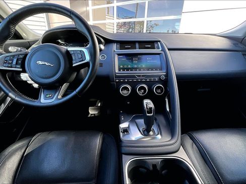 Used 2020 Jaguar E-PACE SE image 15