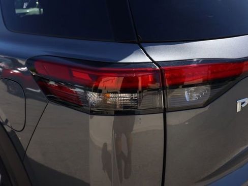 New 2025 Nissan Pathfinder SL image 7