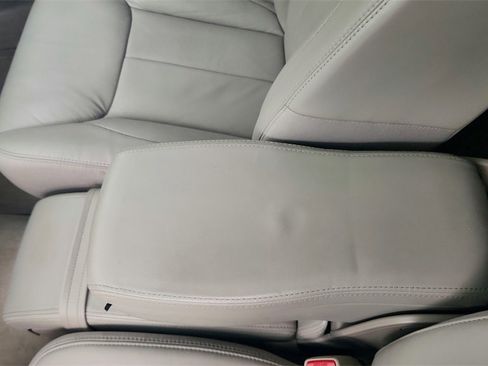 Used 2011 Cadillac DTS image 19