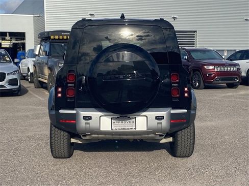 Used 2024 Land Rover Defender 110 S image 29