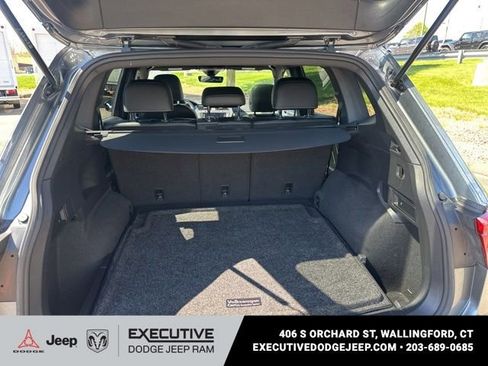 Used 2023 Volkswagen Tiguan SE R-Line AWD/4WD image 9