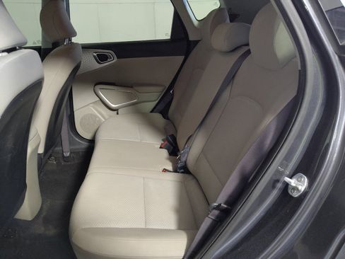 Used 2020 Kia Soul LX FWD image 18