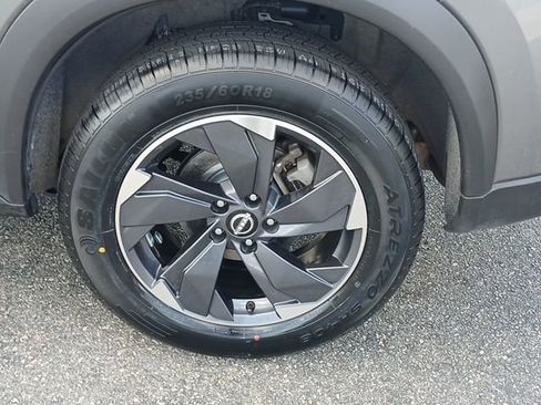 Used 2024 Nissan Rogue SV image 25