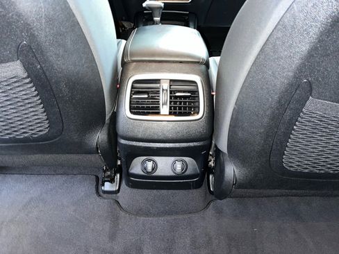 Used 2020 Kia Sorento LX w/ LX I4 Convenience Package image 13