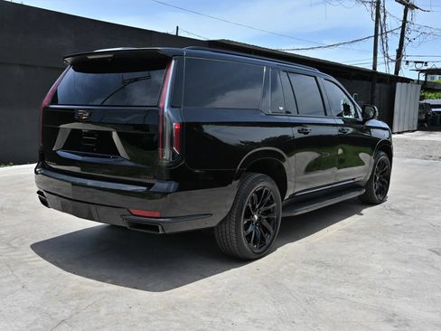 Used 2021 Cadillac Escalade ESV Sport AWD/4WD image 5