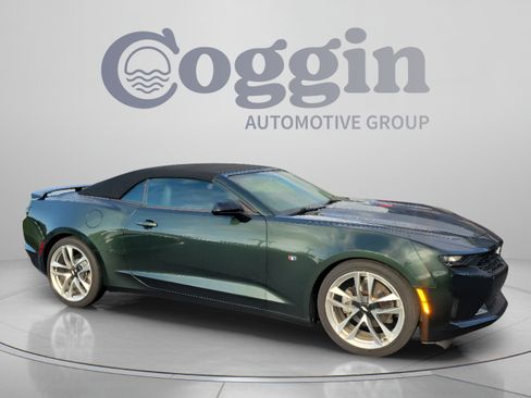 Used 2020 Chevrolet Camaro LT w/ RS Package RWD image 6