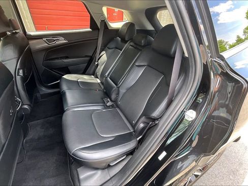 Used 2023 Kia Sportage EX AWD/4WD image 24