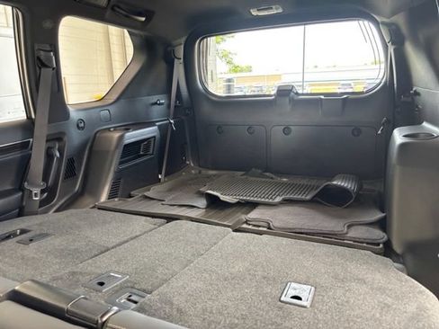 Used 2023 Lexus GX 460 Premium w/ Premium Package AWD/4WD image 27