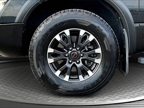 Used 2020 Nissan Titan PRO-4X w/ Pro-4x Convenience Package image 33