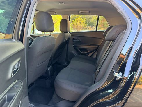 Used 2021 Chevrolet Trax LS w/ Tint and Cruise Package FWD image 11