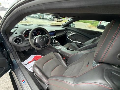 Used 2022 Chevrolet Camaro ZL1 RWD image 19