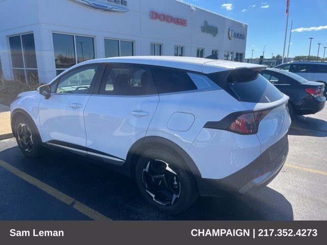 Used 2026 Kia Sportage EX FWD image 3