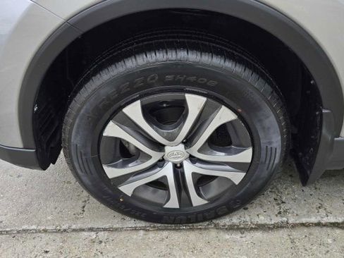Used 2016 Toyota RAV4 LE AWD/4WD image 9