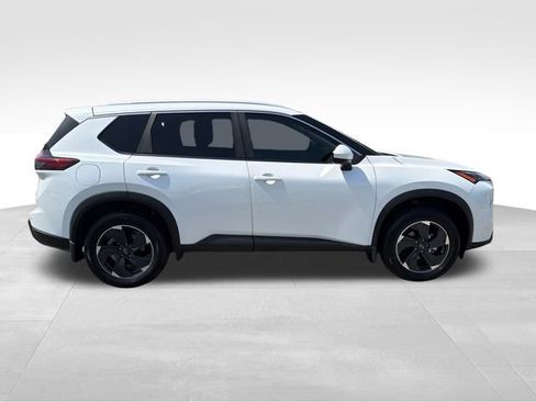 Used 2024 Nissan Rogue SV w/ SV Premium Package AWD/4WD image 8