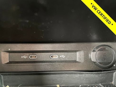 Used 2022 Volkswagen Tiguan SE image 18