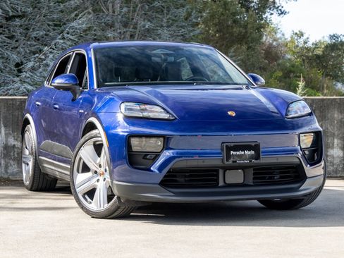Certified 2025 Porsche Macan 4 Electric image 6