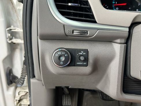 Used 2015 Chevrolet Traverse LT FWD image 13