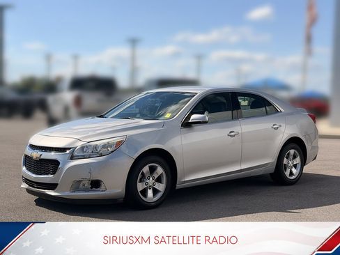 Used 2016 Chevrolet Malibu LT FWD image 2
