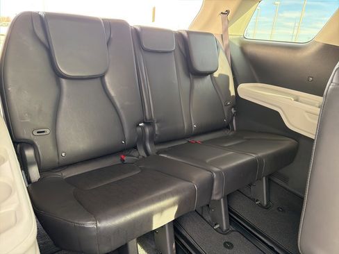 Used 2024 Kia Carnival LX image 23