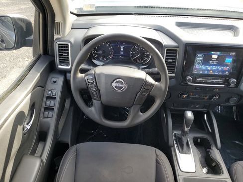 Used 2023 Nissan Frontier SV w/ Tow Package image 12