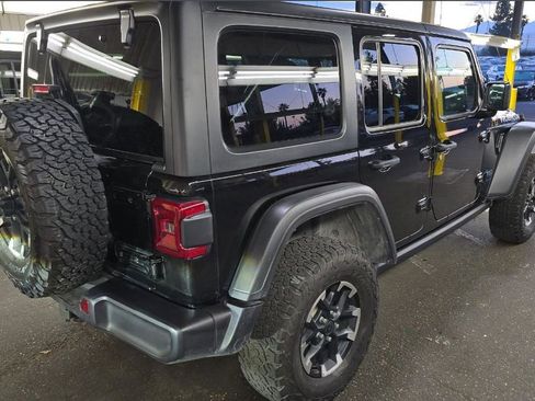 Used 2025 Jeep Wrangler Unlimited Rubicon 4xe w/ Convenience Group AWD/4WD image 4