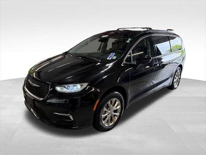 Certified 2023 Chrysler Pacifica Touring-L