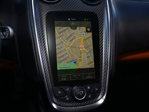 Used 2018 McLaren 570S Spider image 19