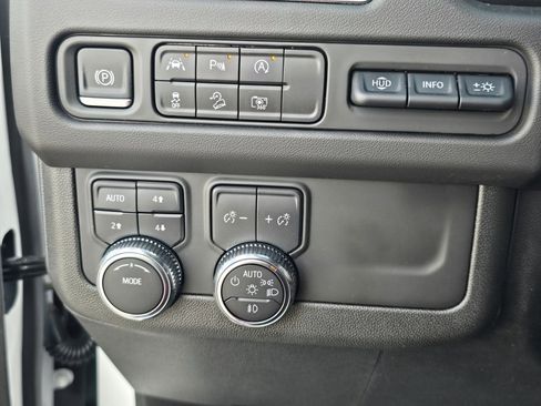 Used 2024 GMC Yukon XL AT4 w/ AT4 Premium Package image 28