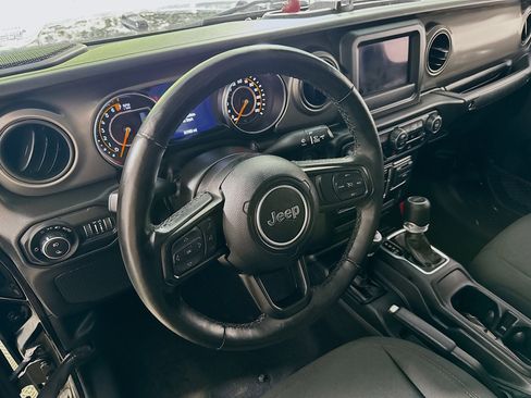 Used 2022 Jeep Gladiator Sport AWD/4WD image 11
