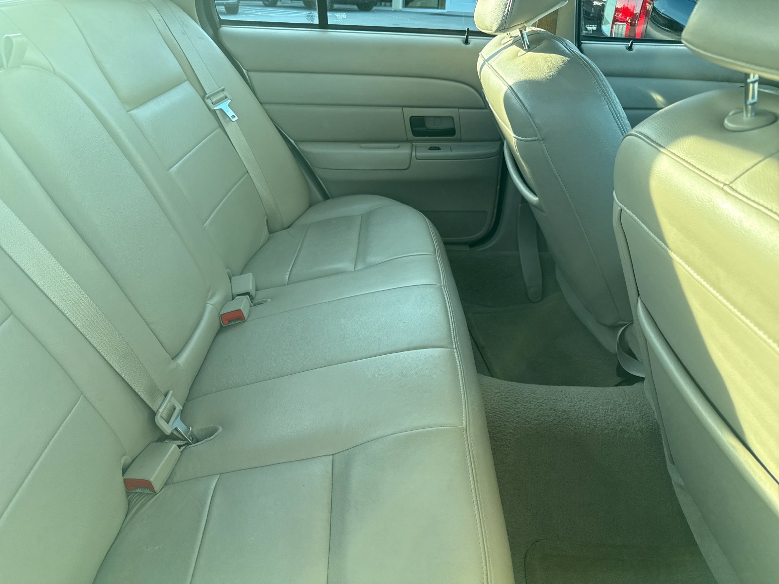 Used 2008 Ford Crown Victoria LX RWD image 7