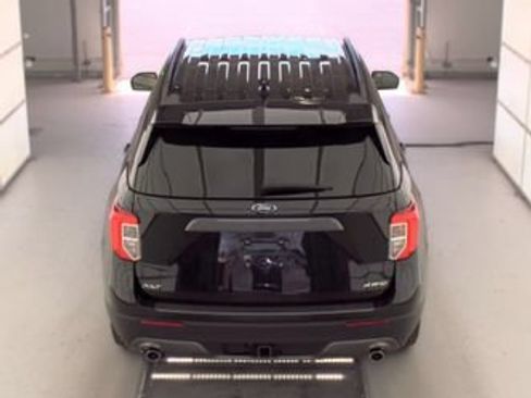 Used 2023 Ford Explorer XLT w/ Equipment Group 202A AWD/4WD image 6