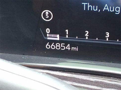 Used 2021 Cadillac Escalade Sport w/ LPO, Illumination Package image 22