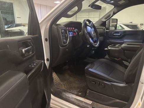 Used 2021 Chevrolet Silverado 3500 LT w/ Convenience Package image 9